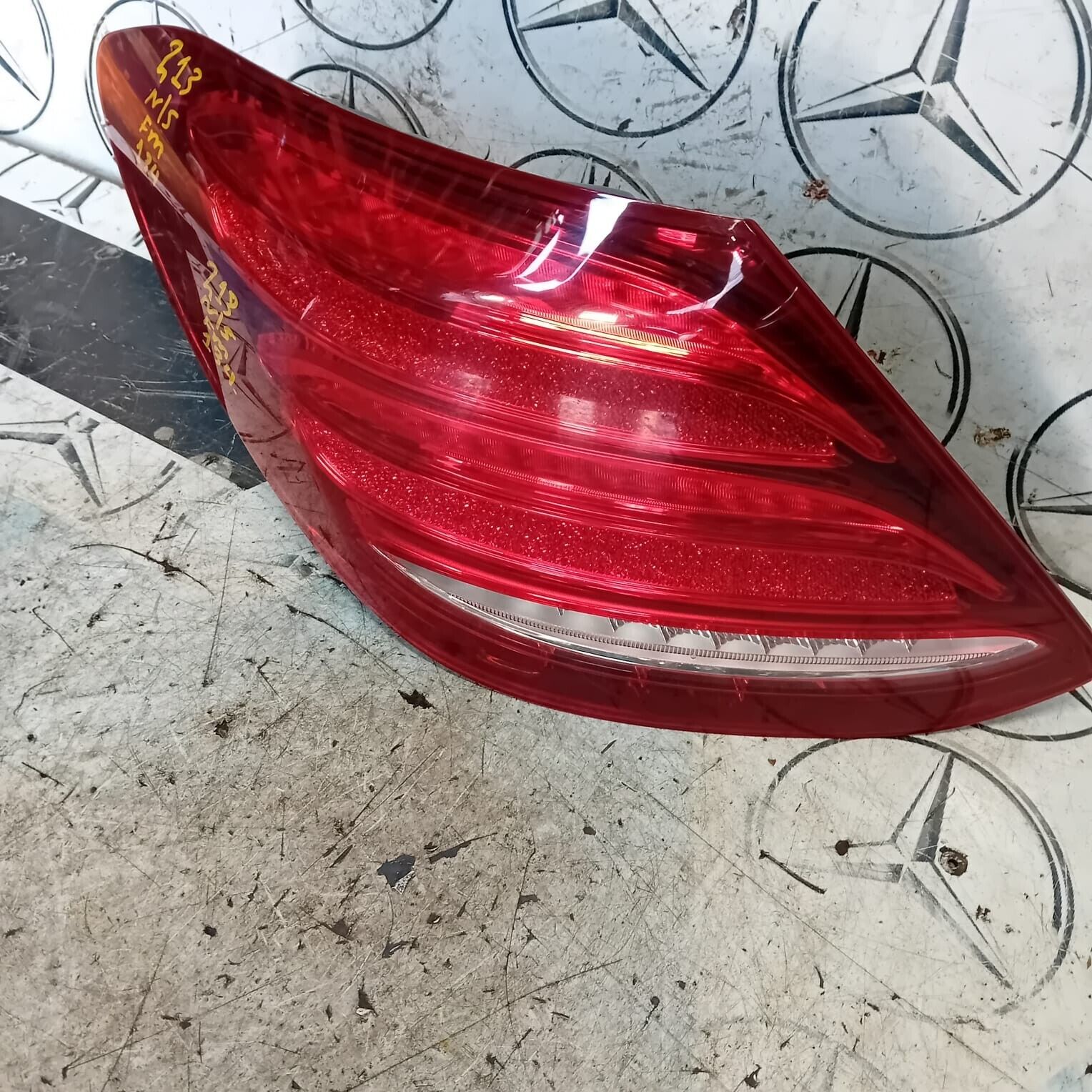 MERCEDES BENZ E-CLASS W213  PASSENGER SIDE (NEAR SIDE) REAR LIGHT