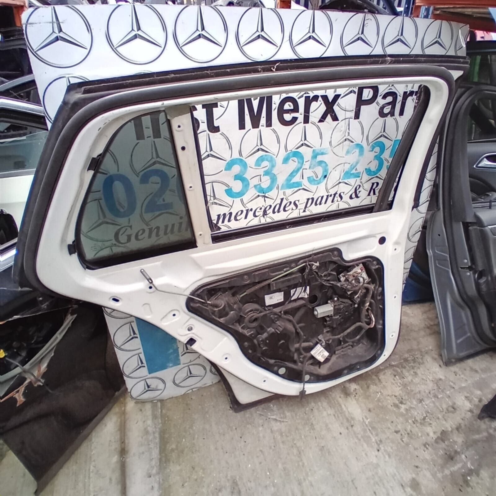 MERCEDES BENZ E-CLASS  W213  PASSENGER SIDE REAR DOOR ( NEAR SIDE REAR )
