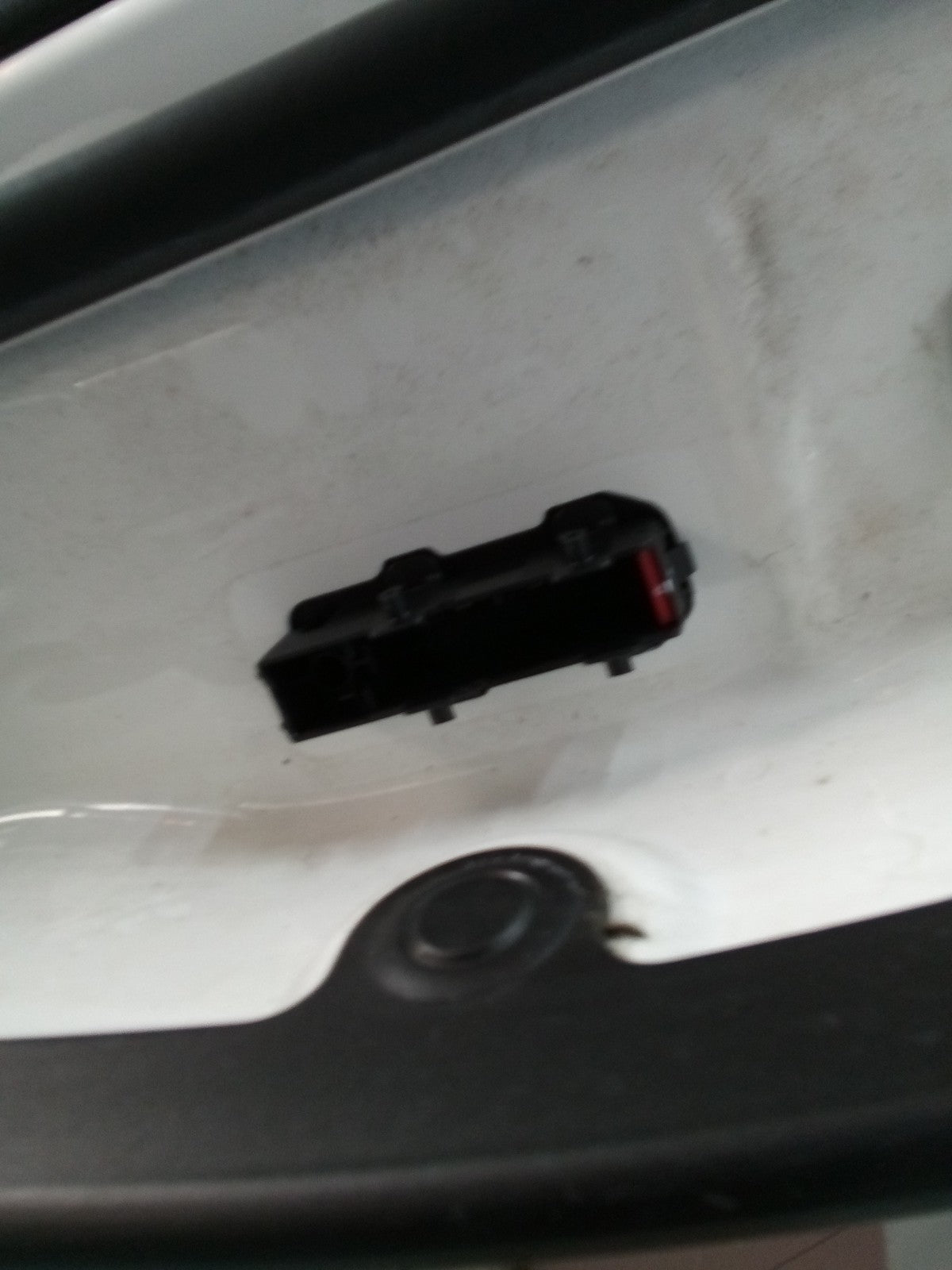 MERCEDES E CLASS W213 SALOON PASSENGER REAR DOOR (NEAR SIDE REAR) WHITE FMD22