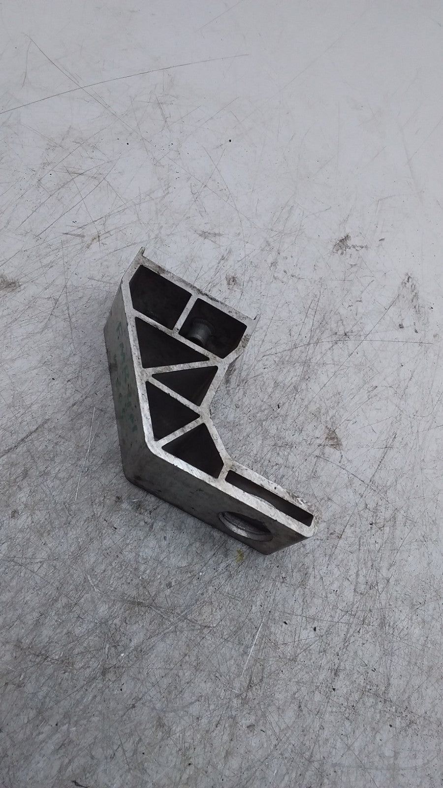 MERCEDES BENZ  C-CLASS  RADIATOR MOUNT BRACKET LEFT SIDE A2055013920 FMR401