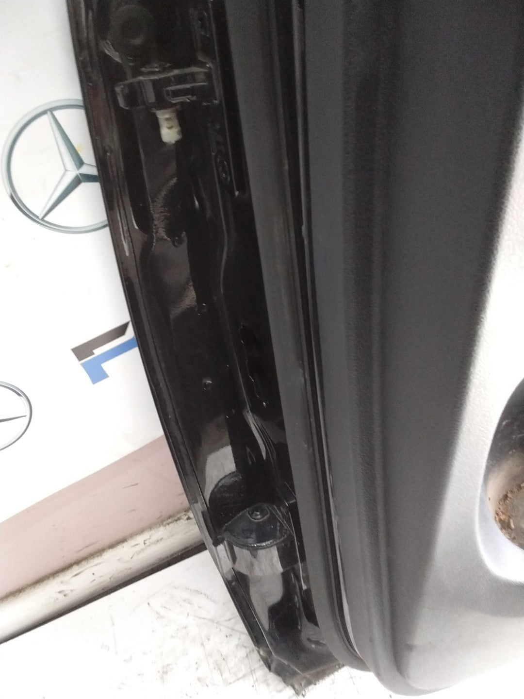 MERCEDES BENZ GLC X253  DRIVER REAR DOOR OSR BLACK 2016 ON COMPLETE FMD308