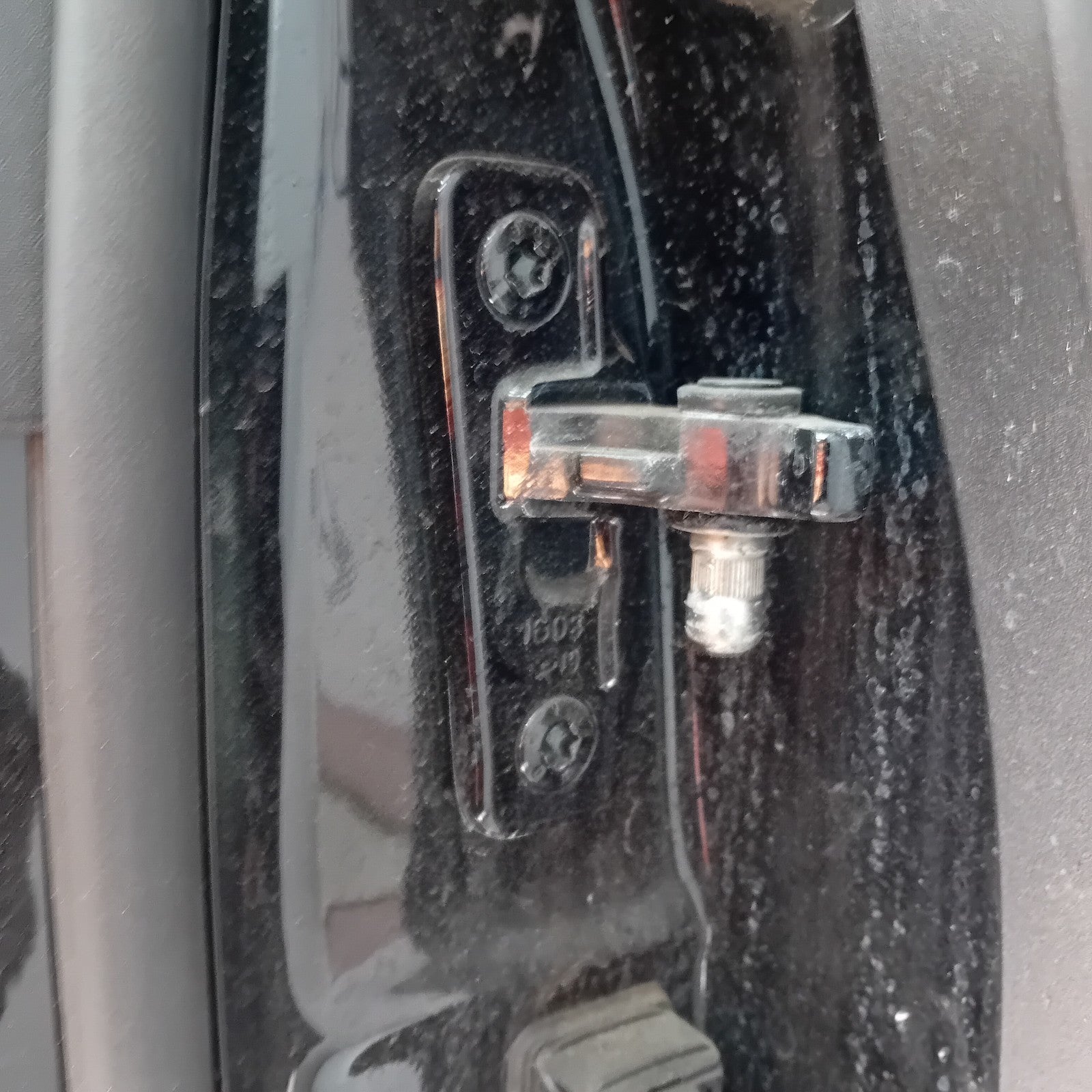 MERCEDES BENZ E CLASS SALOON W213 PASSENGE SIDE REAR DOOR ( NEAR REAR ) FMD17