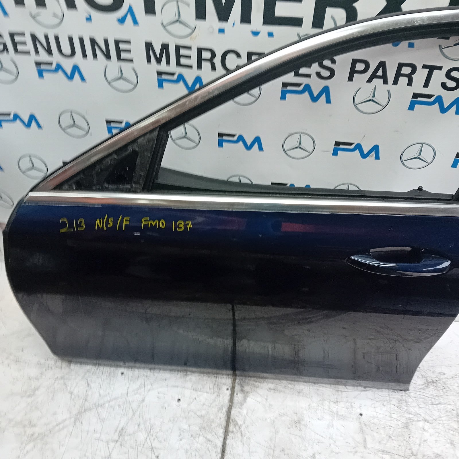 MERCEDES E-CLASS W213 PASSENGER SIDE FRONT DOOR N/S/F BLUE COMPLETE FMD137