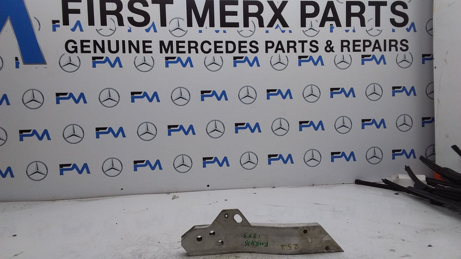MERCEDES BENZ GLC X253 RADIATOR SUPPORT BRACKET RIGHT FMR416