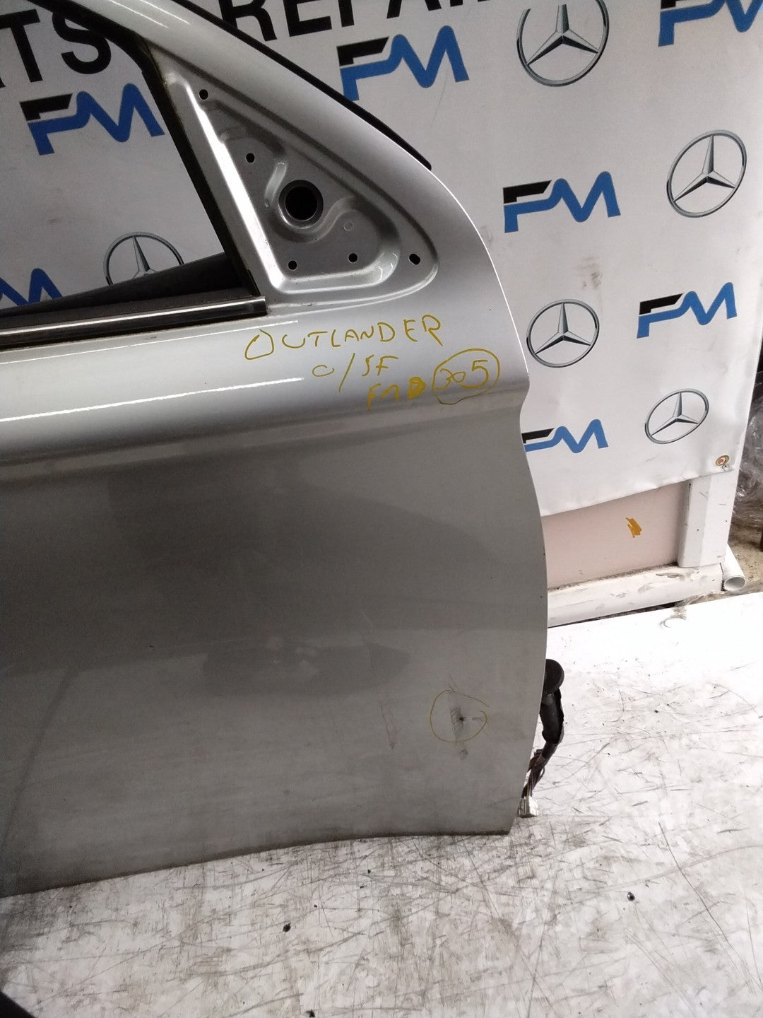 MITSUBISHI OUTLANDER MK3 DRIVER FRONT DOOR OSF SILVER COMPLETE 2013 FMD305