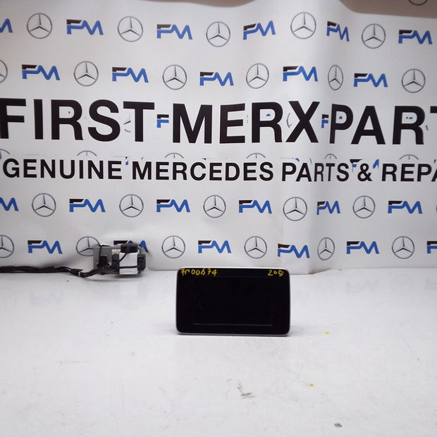 MERCEDES C-CLASS W205 2017 SAT NAV MULTIMEDIA SCREEN A2059004113 FM00674