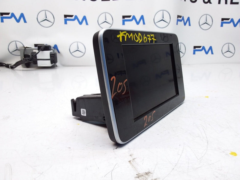 MERCEDES C-CLASS W205 2014 SAT NAV MULTIMEDIA SCREEN A2059004113 FM00677