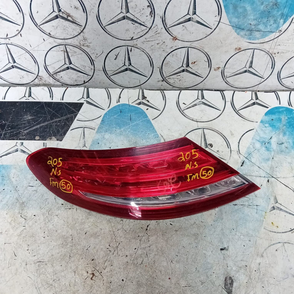 MERCEDES BENZ C-CLASS COUPE W205 PASSENGER SIDE REAR TAIL LIGHT A2059066300