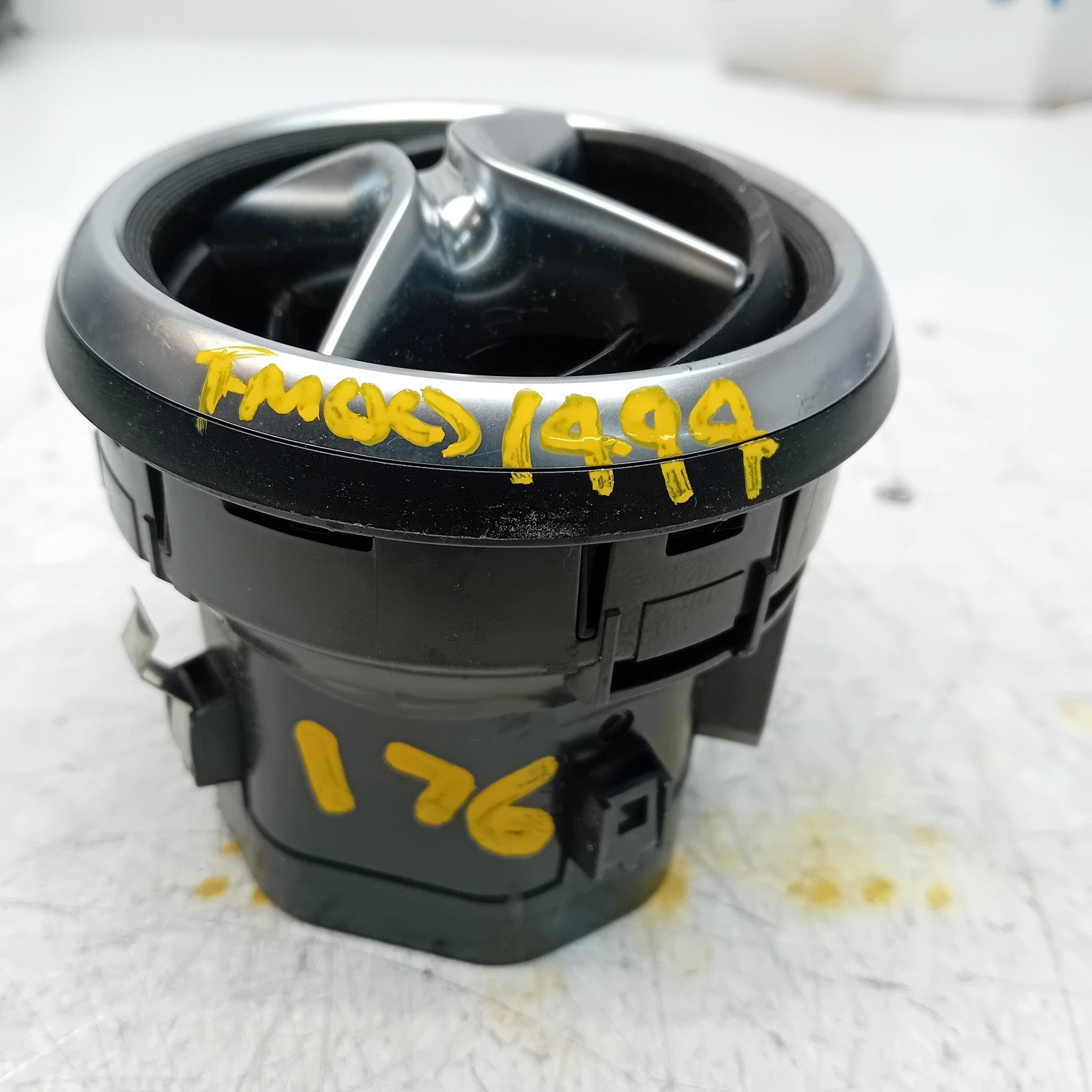 MERCEDES BENZ A-CLASS W176 DASHBOARD AIR VENT 2015 A1768300754 FM001494