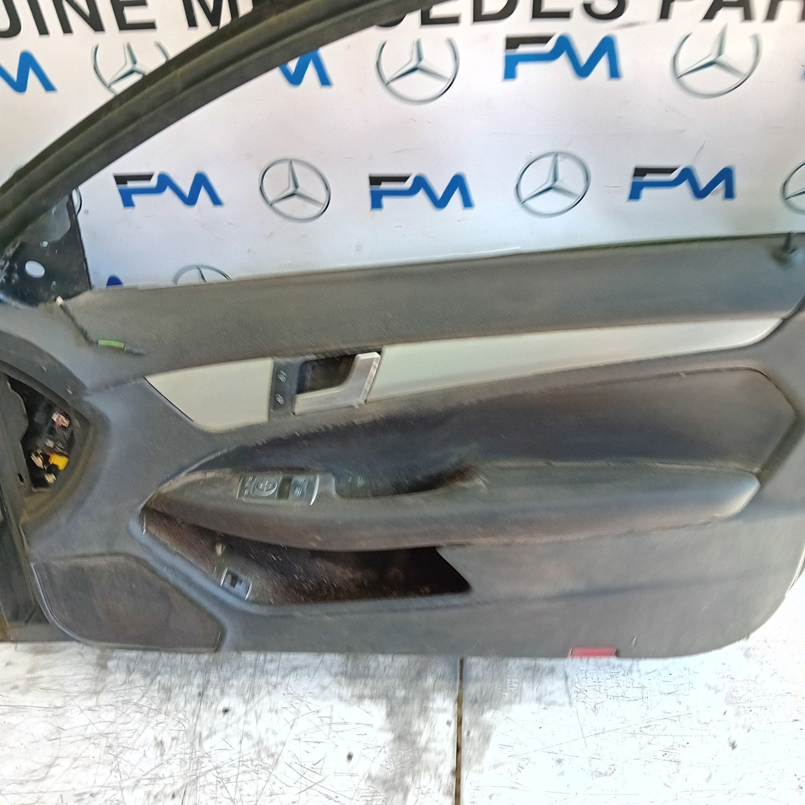 MERCEDES BENZ C-CLASS W212 DRIVER FRONT DOOR OSF 2012 GREY FMD524