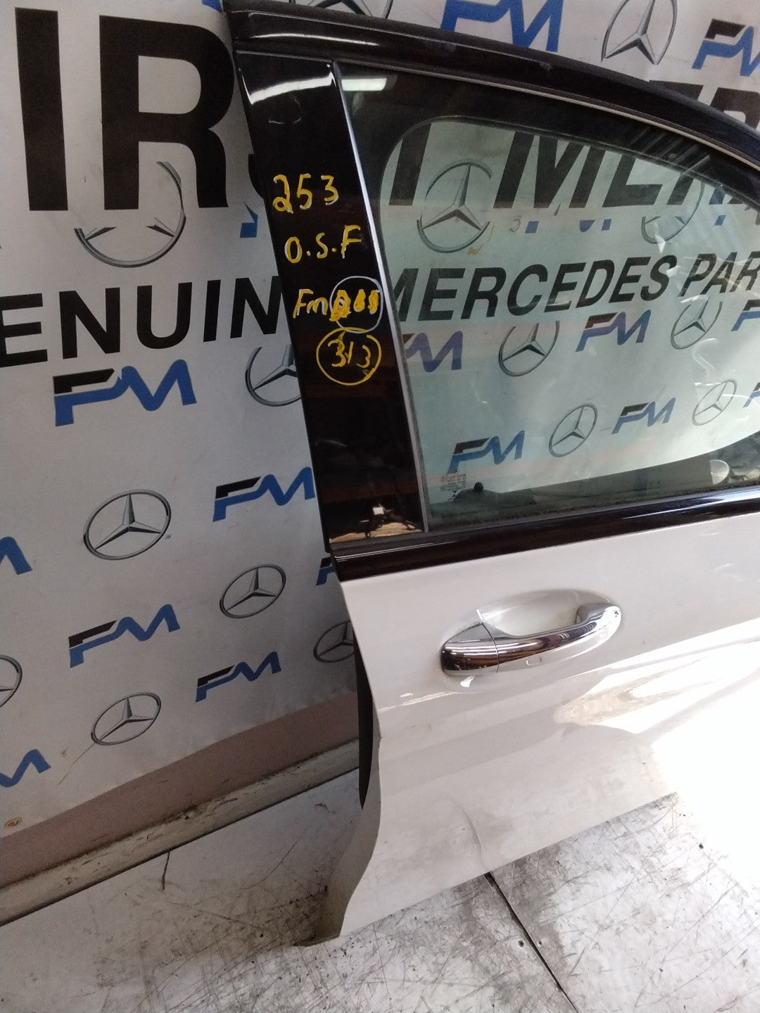 MERCEDES BENZ GLC W253  DRIVER FRONT DOOR OSF WHITE 2016-2023 COMPLETE FMD313
