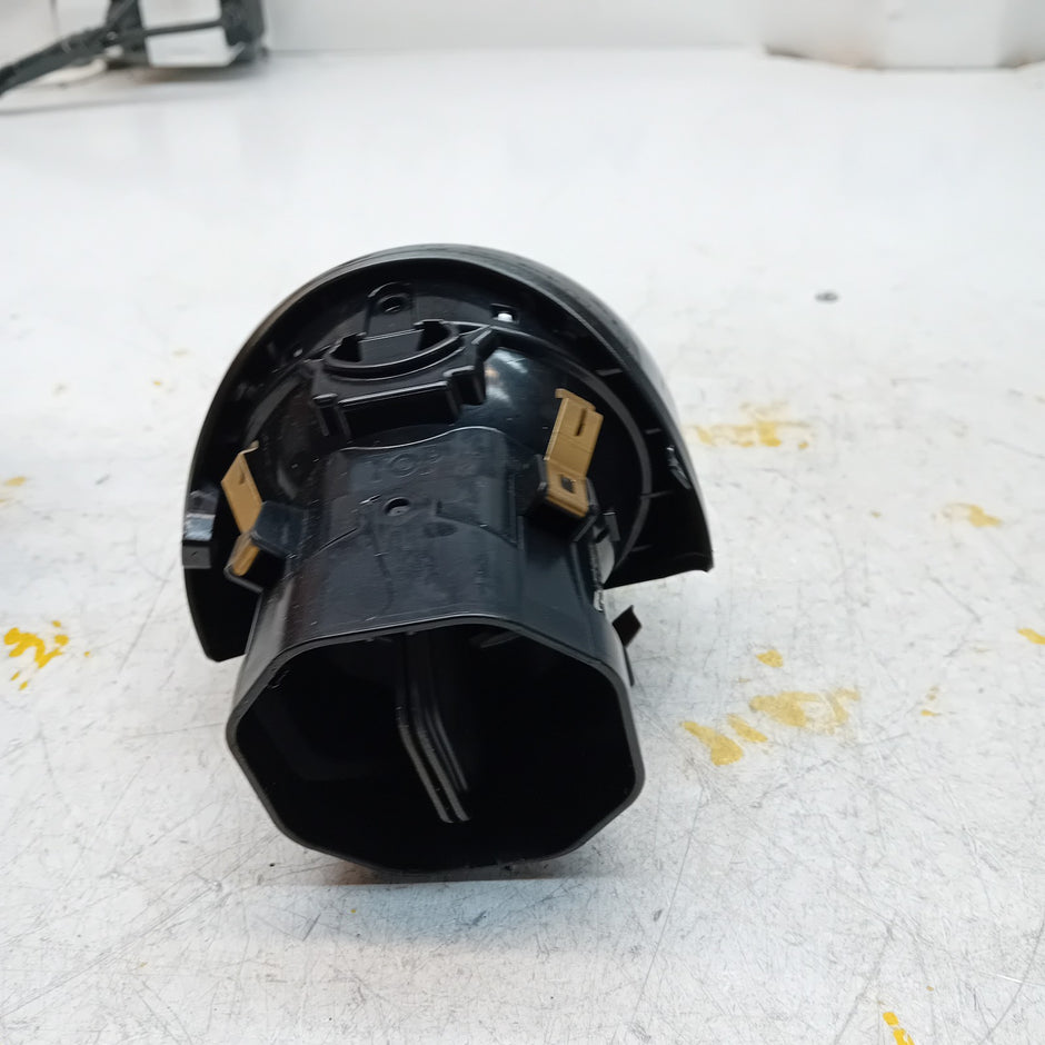 MERCEDES C-CLASS W205 DASHBOARD AIR VENT PASSENGER SIDE  A2058303604 FM001182