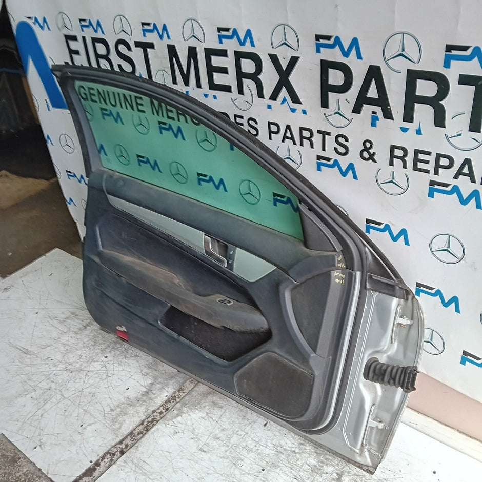 MERCEDES C-CLASS W204 PASSENGER FRONT DOOR NSF 2008-14 SILVER COMPLETE FMD409