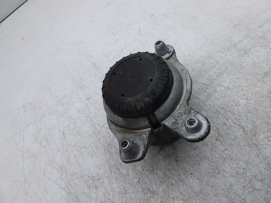 MERCEDES BENZ  E-CLASS  W213  ENGINE MOUNT RIGHT OS A2132400600 FMR357