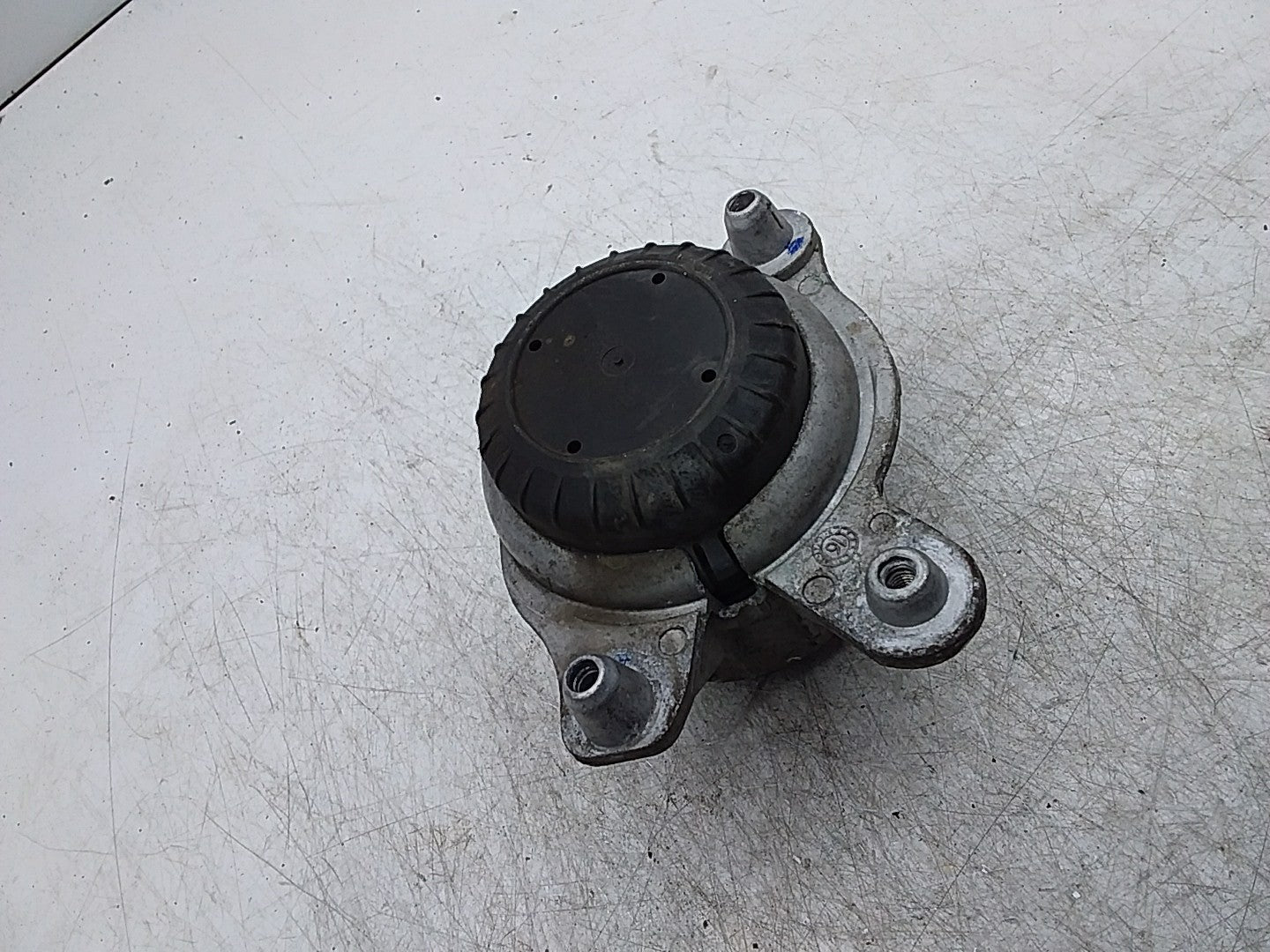 MERCEDES BENZ  E-CLASS  W213  ENGINE MOUNT RIGHT OS A2132400600 FMR357