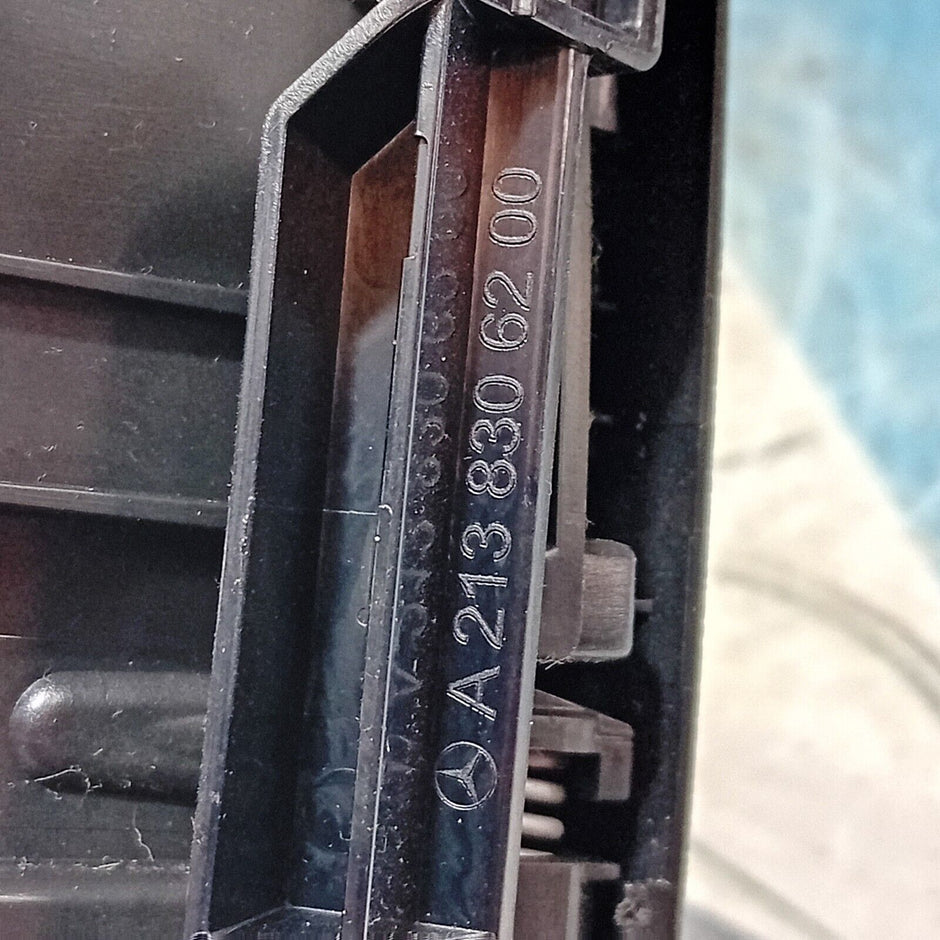 2016-2019 MERCEDES E CLASS W213 CENTRE REAR CONSOLE VENT STORAGE A2136805001