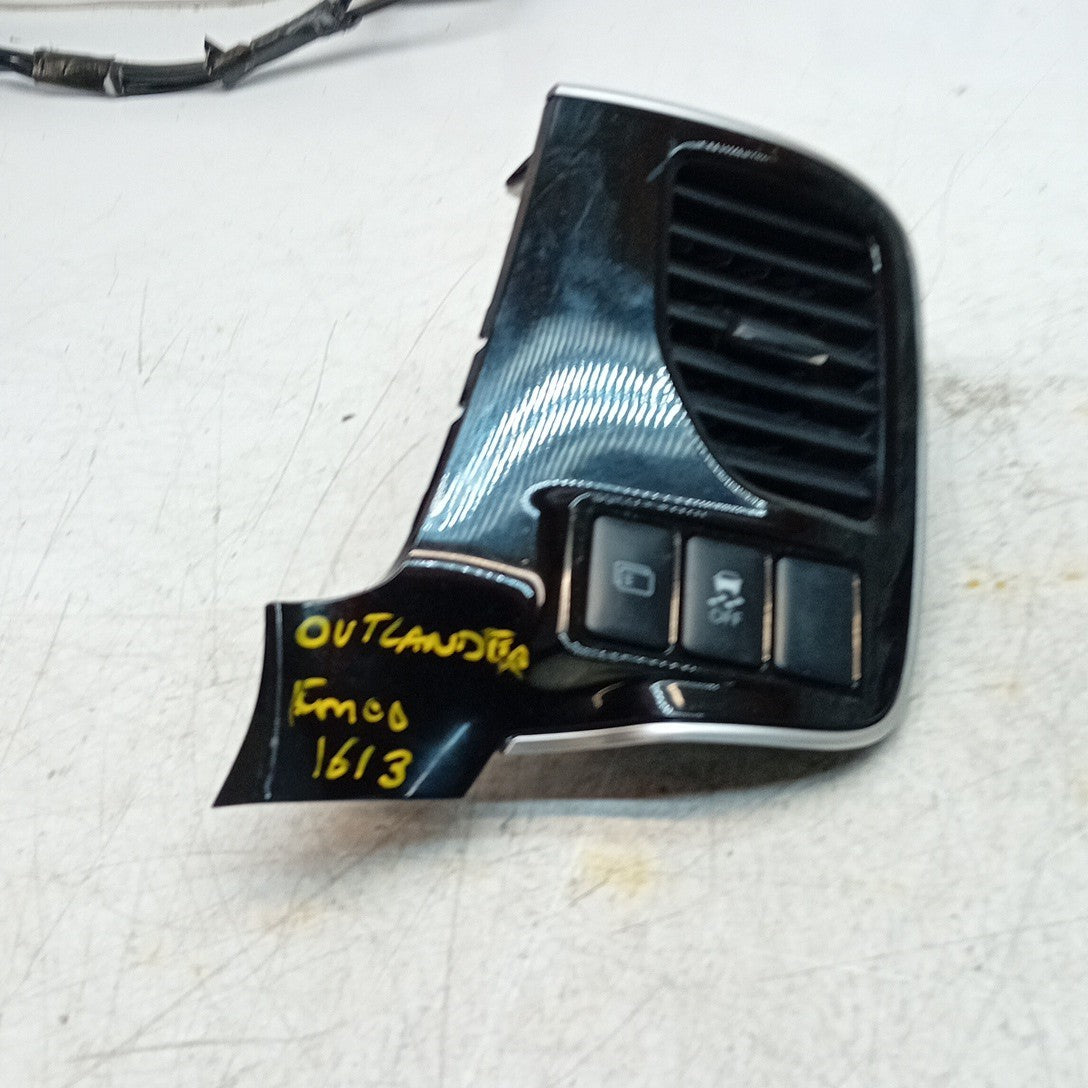 MITSUBISHI OUTLANDER MK3 DASHBOARD AIR VENT + SWITCH 8030A202 FM001613