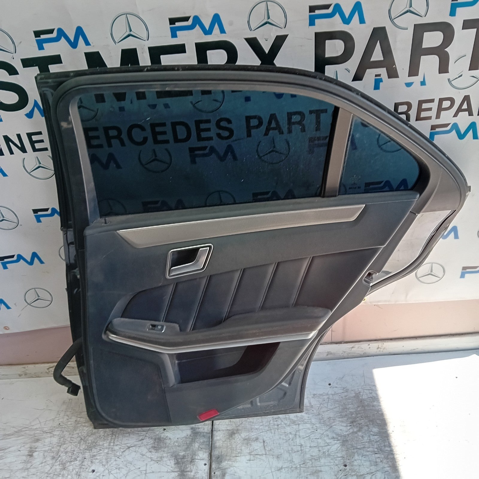 MERCEDES BENZ  E-CLASS W212 DRIVER REAR DOOR OSR  2014 GREY COMPLETE FMD486