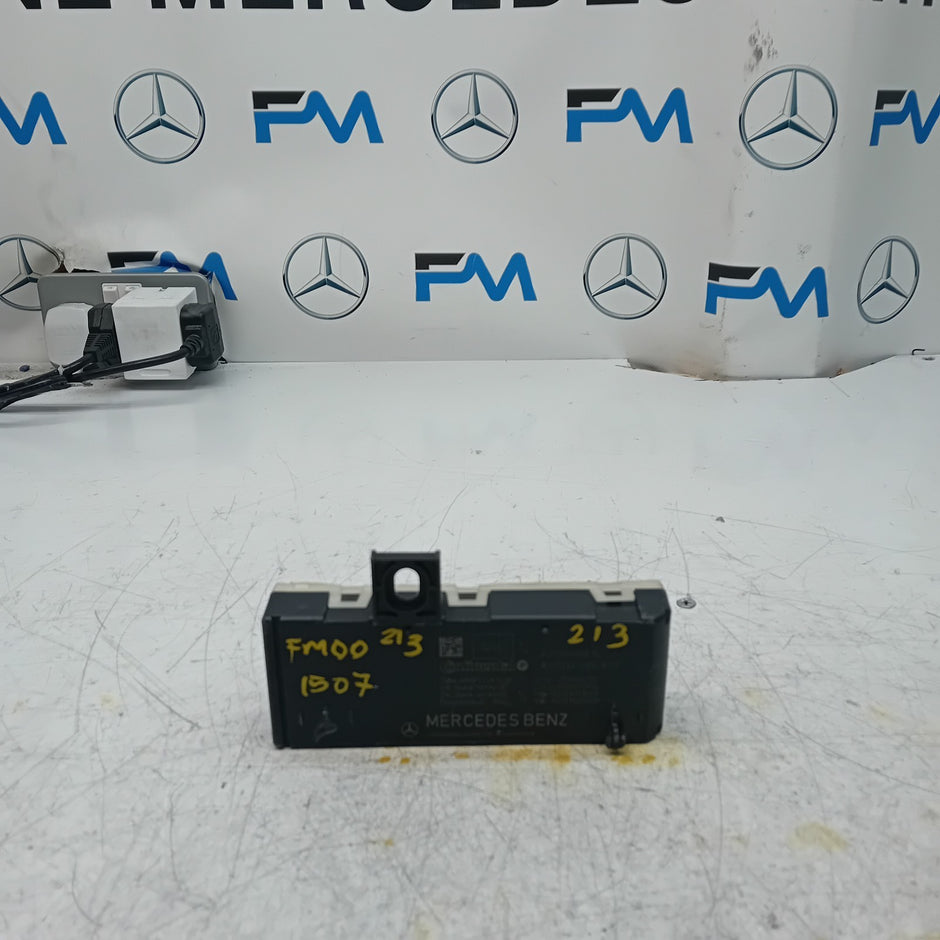 MERCEDES BENZ  E-CLASS TAILGATE CONTROL MODULE W213 A2139000814 FM001507