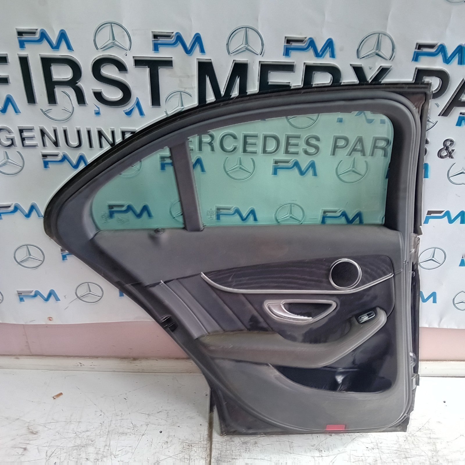 MERCEDES BENZ C-CLASS W205 PASSENGER SIDE REAR DOOR N/S/R BLACK FMD120