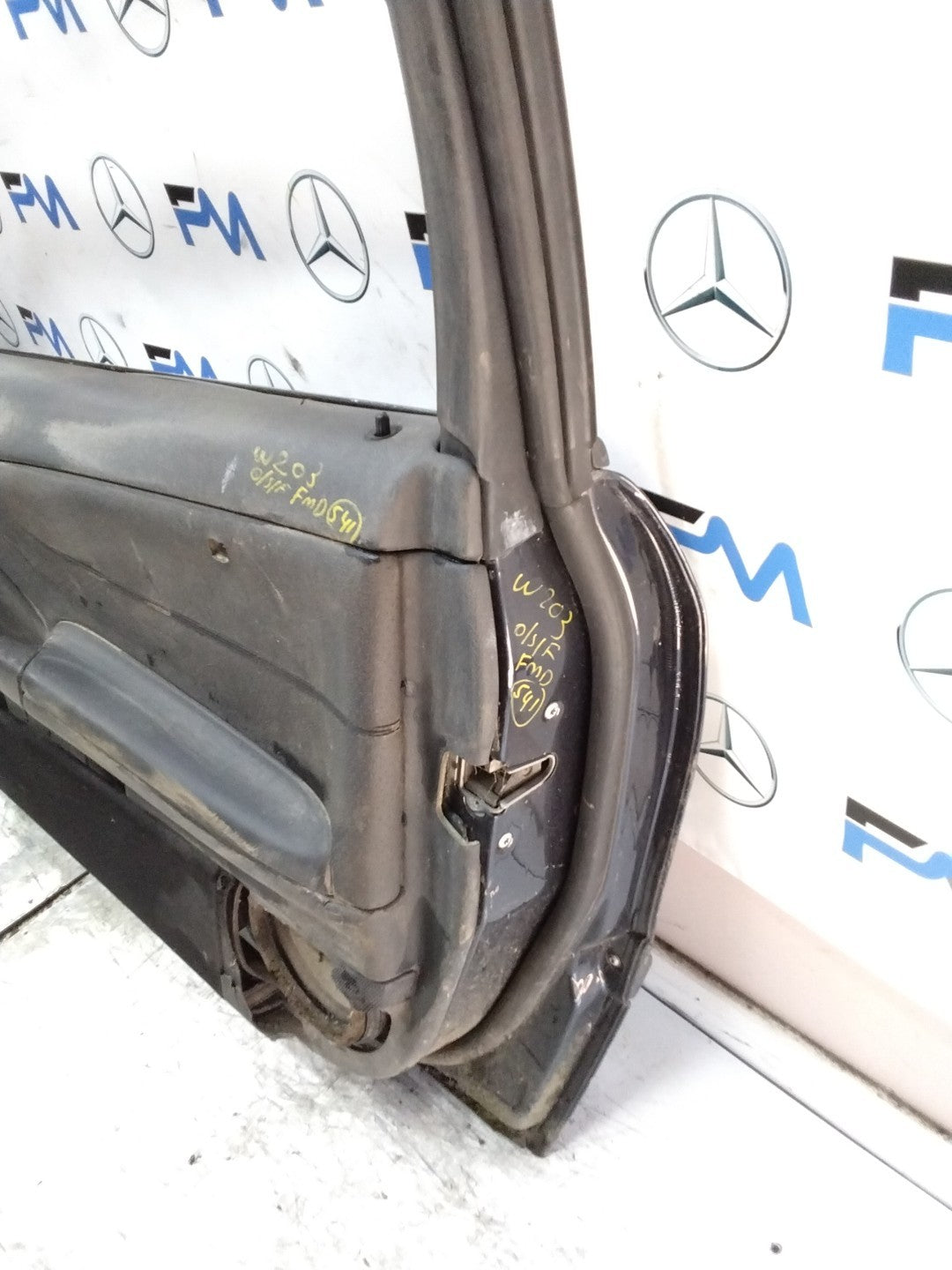 MERCEDES C-CLASS W203 SLN DRIVER FRONT DOOR OSF BLACK 2001-04 FMD541