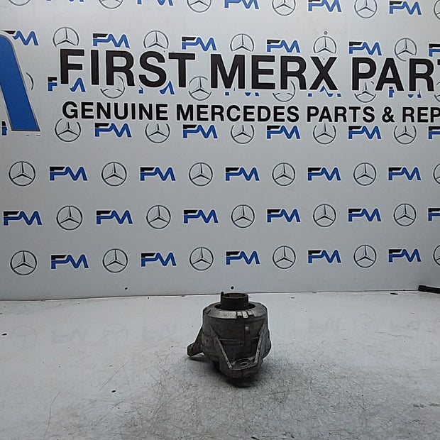 MERCEDES BENZ  GLC C253  ENGINE MOUNT LEFT NS A2532402400 FMR335
