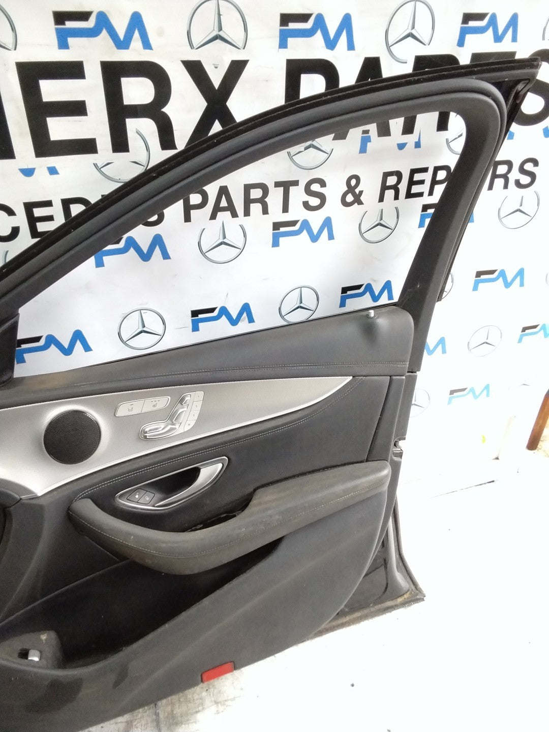MERCEDES E-CLASS W213  DRIVER FRONT DOOR OSF BLACK 2016-2023 COMPLETE FMD303