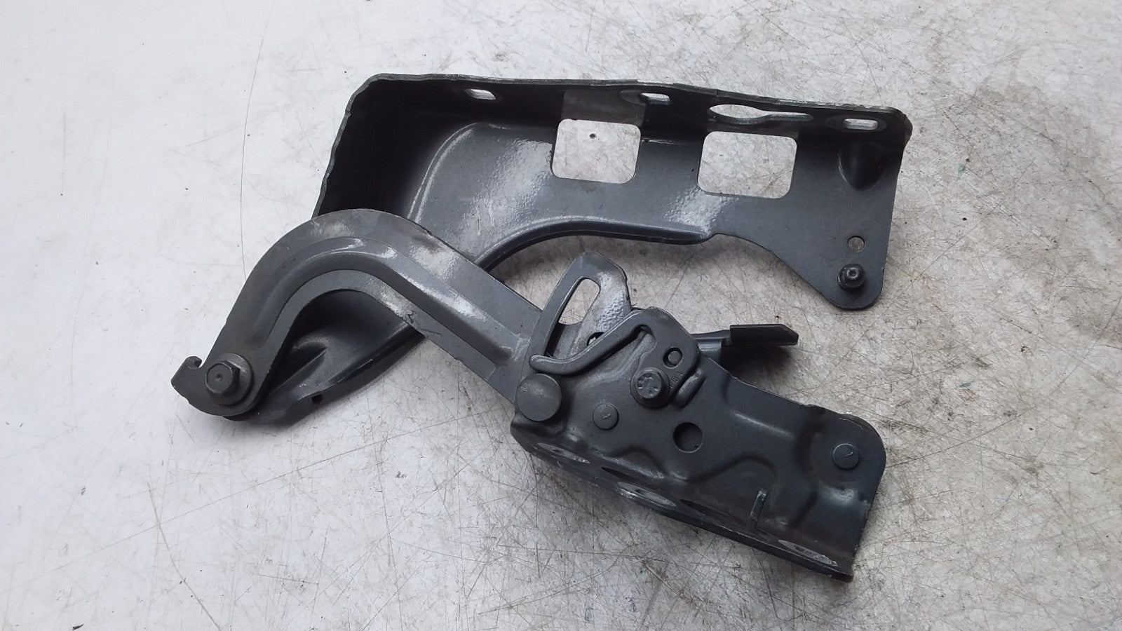 MERCEDES BENZ GLC W253 DRIVER SIDE BONNET HINGE A2538800228 FMR425