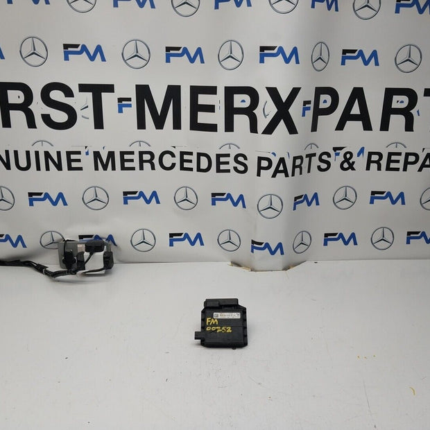 Mercedes W213 W205 W218 W238 W253 Negative Battery Tray Clamp A0009061505FM00252