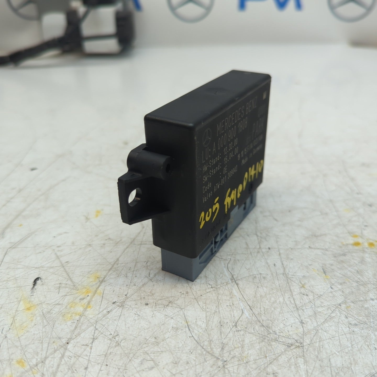 MERCEDES S C-CLASS PARKING SENSOR CONTROL MODULE W205 W222 A0009001808 FM001410