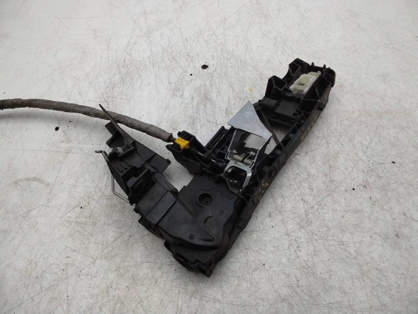 MERCEDES MERCEDES C-CLASS W205 FRONT RIGHT DOOR HANDLE BRACKET A0997604600 FMR40