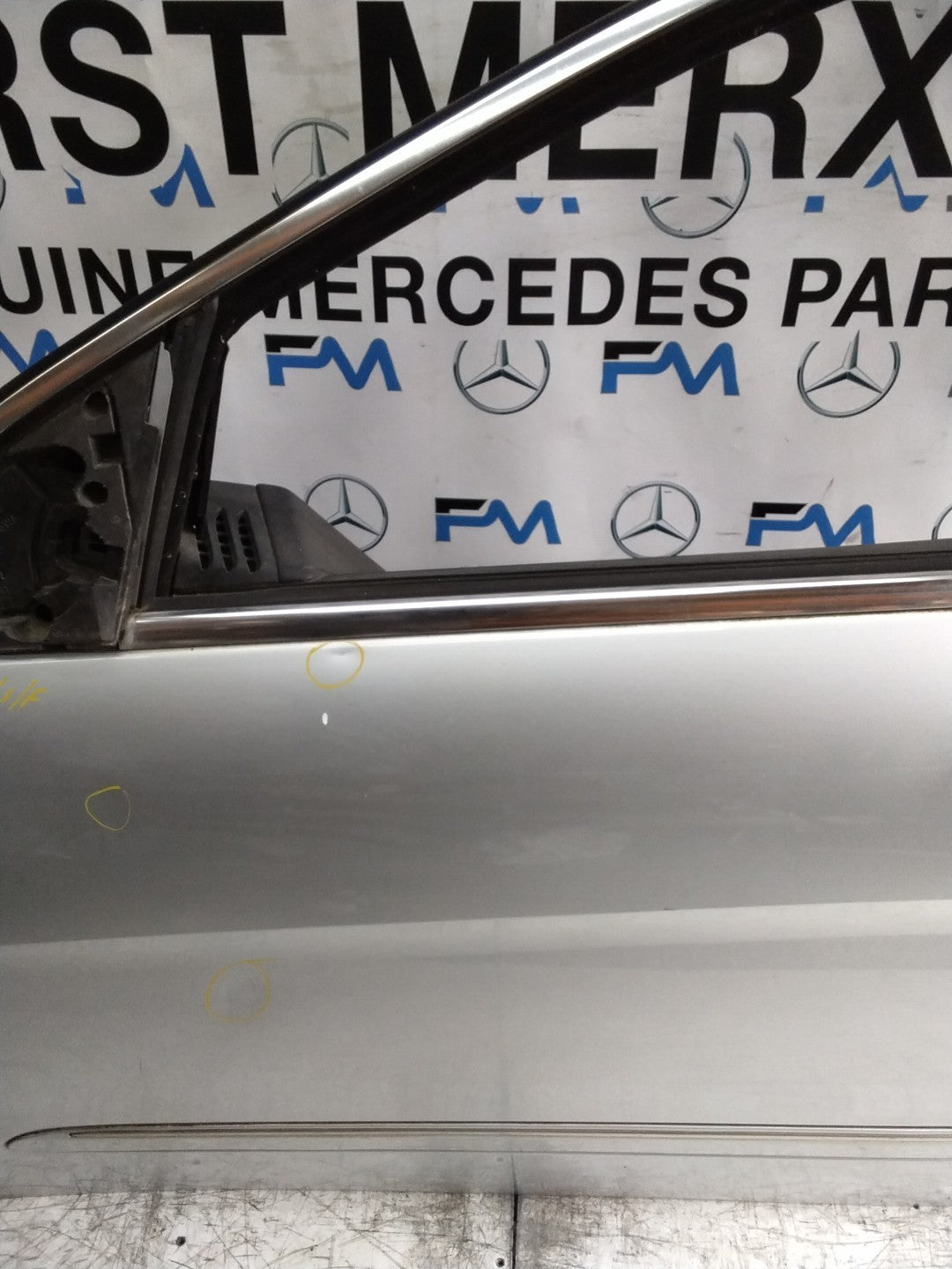 MERCEDES R-CLASS W251 PASSENGER FRONT DOOR NSF SILVER 2005-12 COMPLETE FMD337