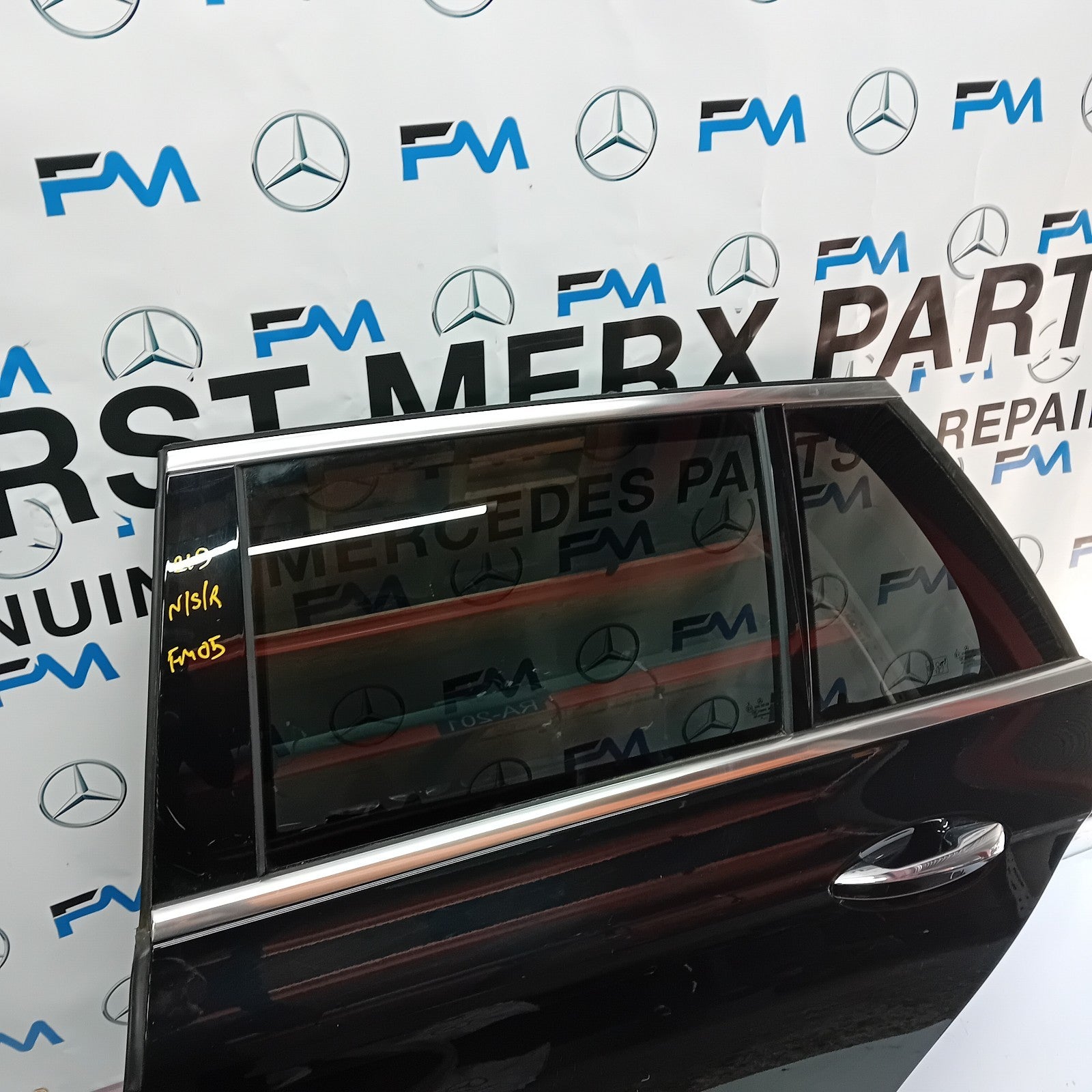 MERCEDES BENZ E-CLASS  W213 PASSENGER SIDE REAR DOOR ( NEAR SIDE REAR ) FM05