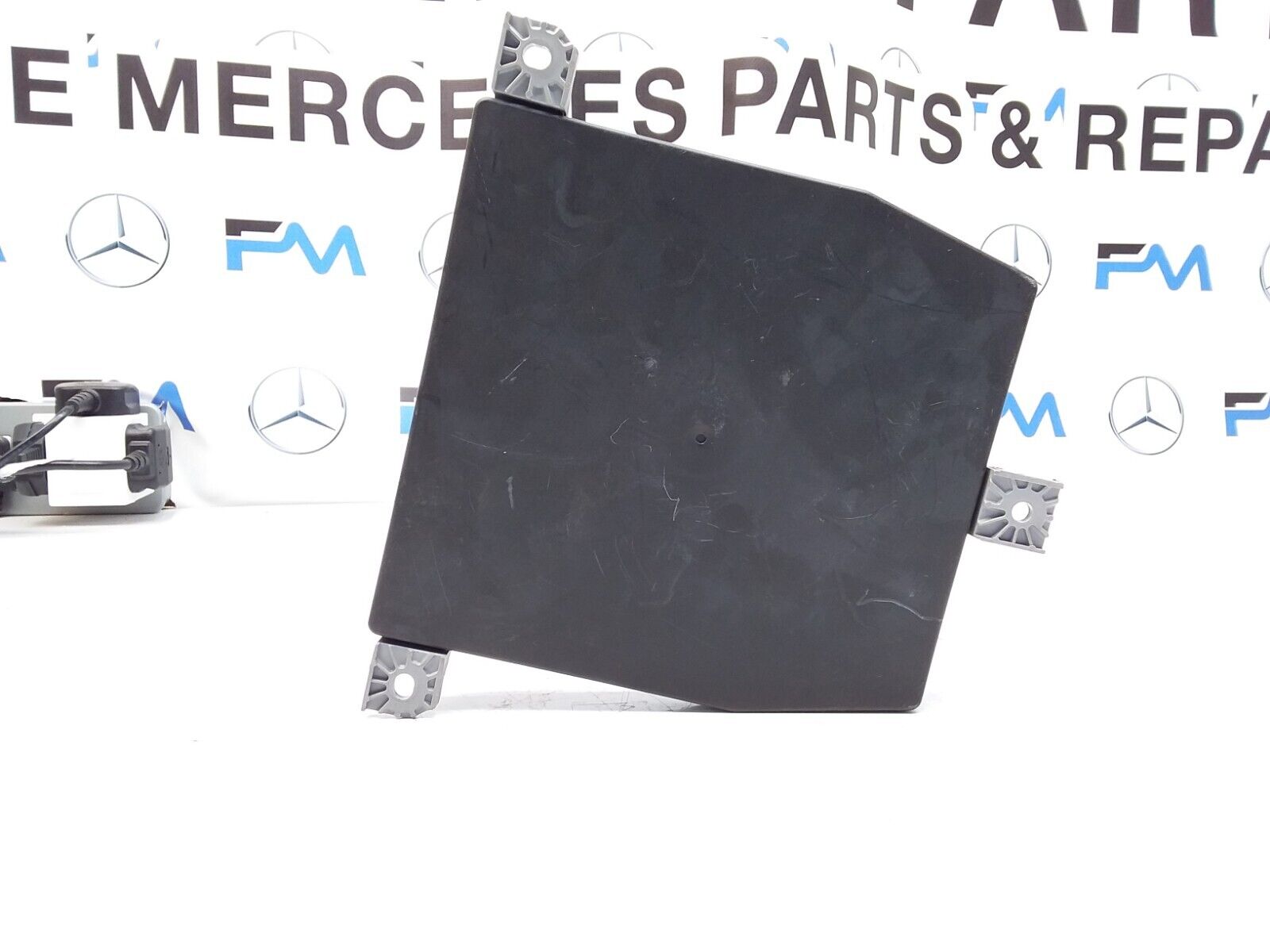 MERCEDES E-CLASS SAM CONTROL MODULE W205 A2139003711 FM00379