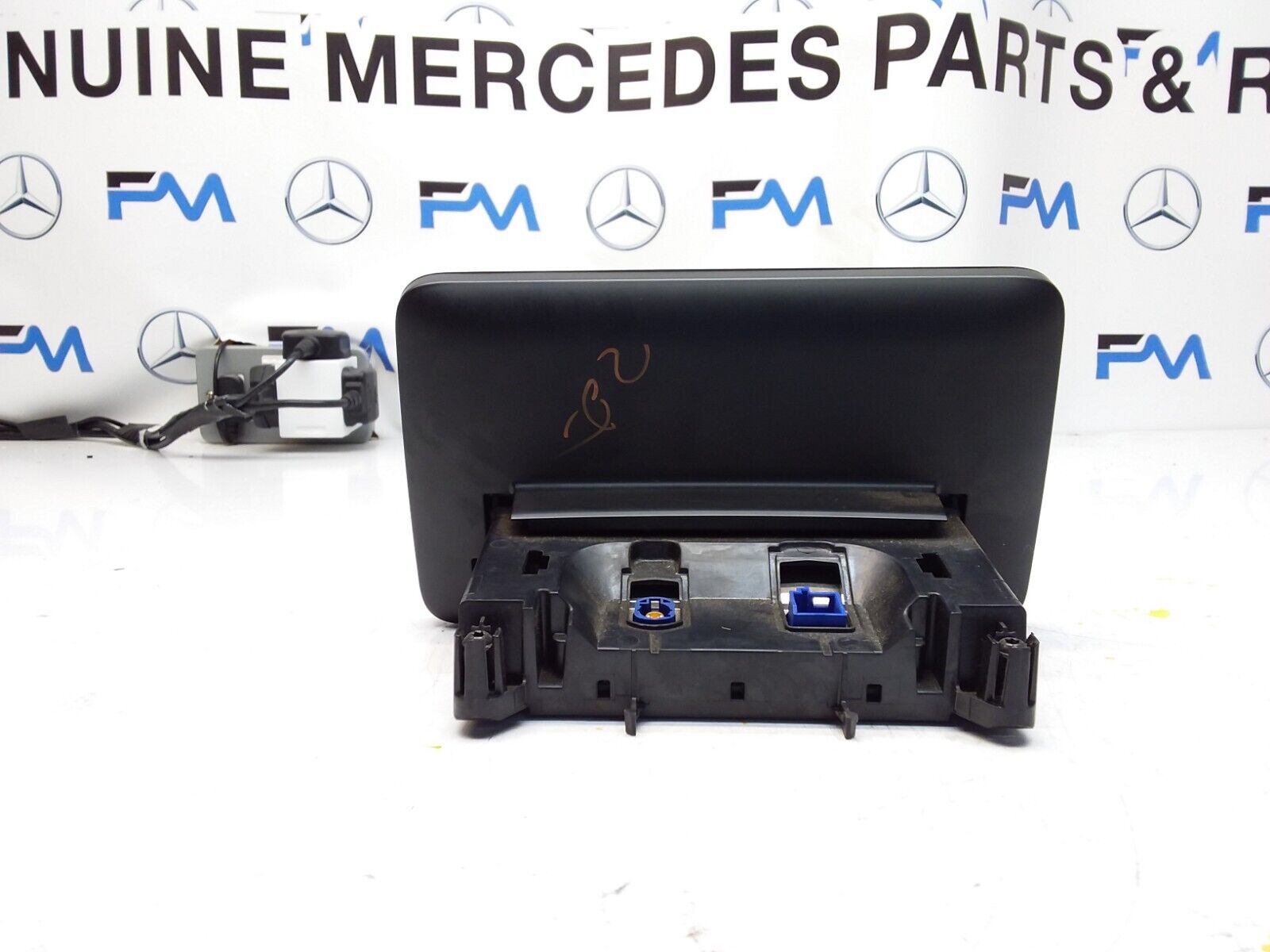 MERCEDES C-CLASS W205 2017 SAT NAV MULTIMEDIA SCREEN A2059004113 FM00674
