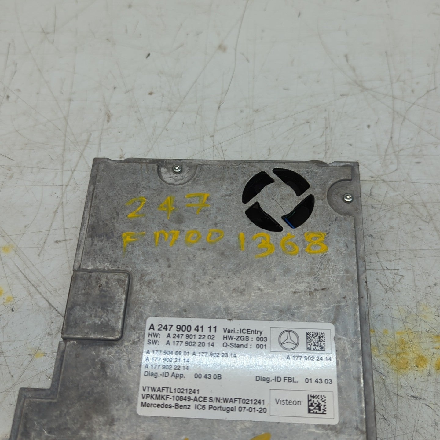 MERCEDES B-CLASS  INSTRUMENT CLUSTER CONTROL UNIT W247 A2479004111 FM001368