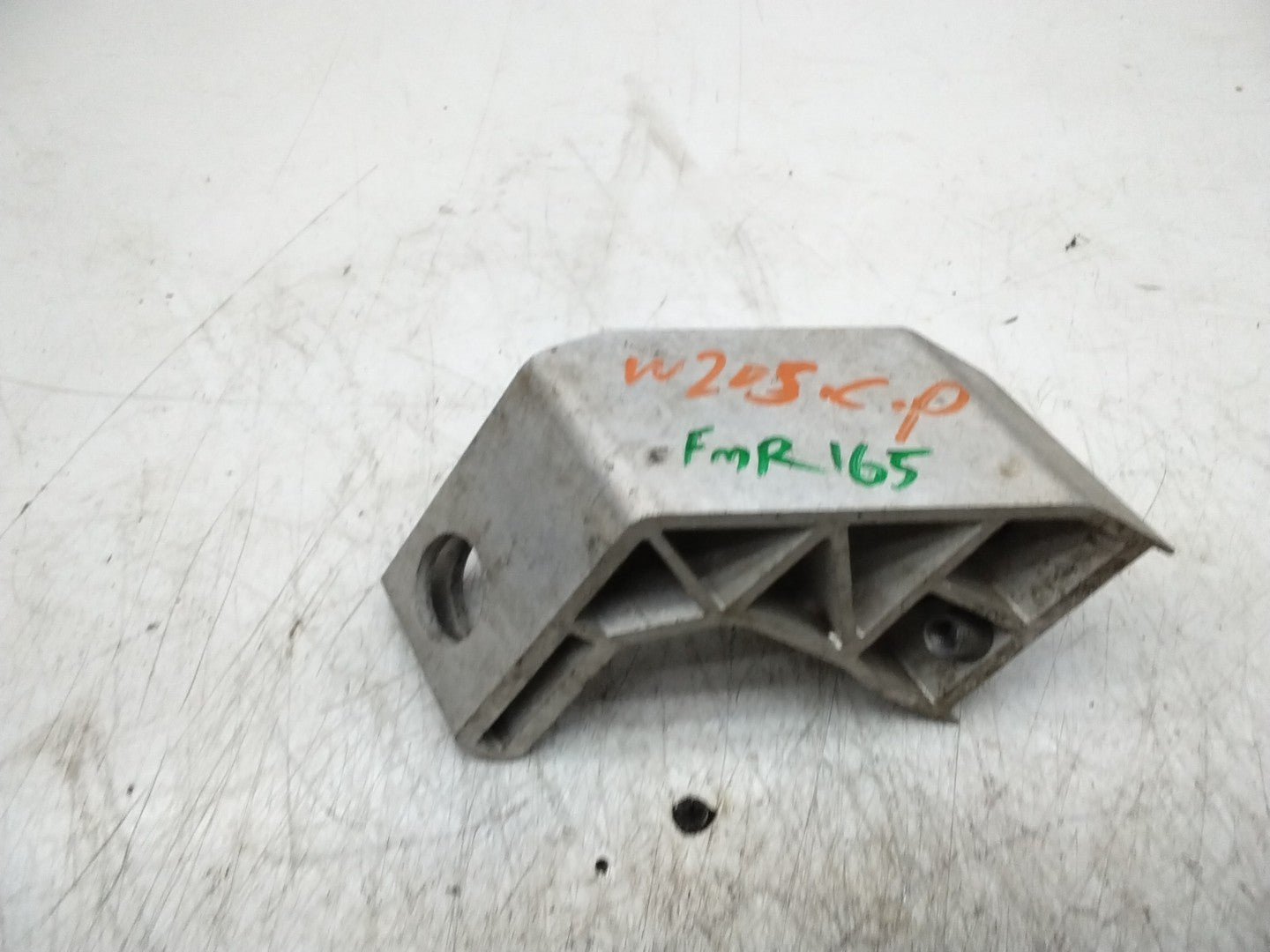 MERCEDES BENZ  C-CLASS W205 RADIATOR SUPPORT BRACKET LEFT FMR165