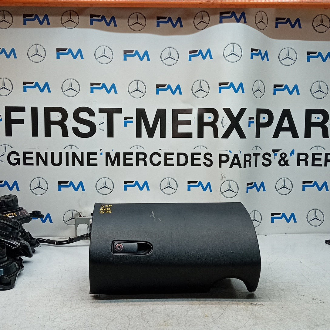 MERCEDES BENZ  C-CLASS W205 DASHBOARD GLOVEBOX  2015 A2057800191 FM001575