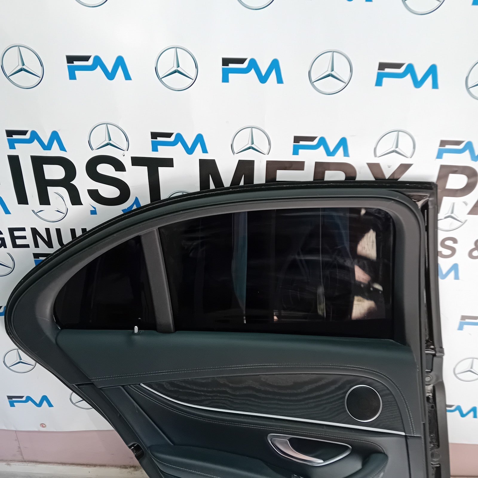 MERCEDES BENZ E CLASS SALOON W213 PASSENGE SIDE REAR DOOR ( NEAR REAR ) FMD17