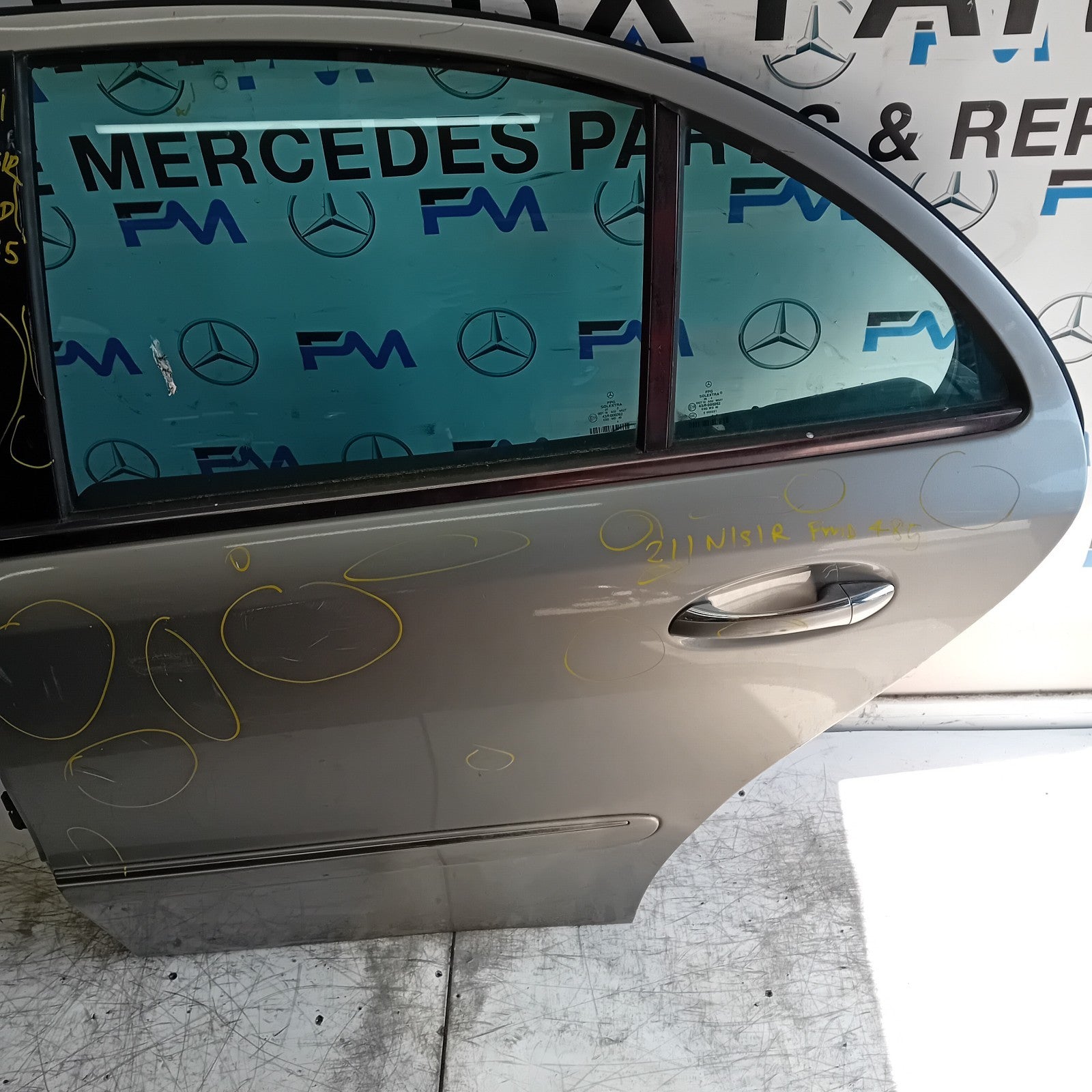 MERCEDES BENZ  E-CLASS W212 PASSENGER REAR DOOR NSR  2016 COMPLETE FMD485