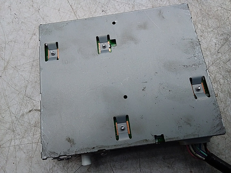 MITSUBISHI OUTLANDER ANTENNA ARIEL AMPLIFIER MODULE 8701A602 FMR494