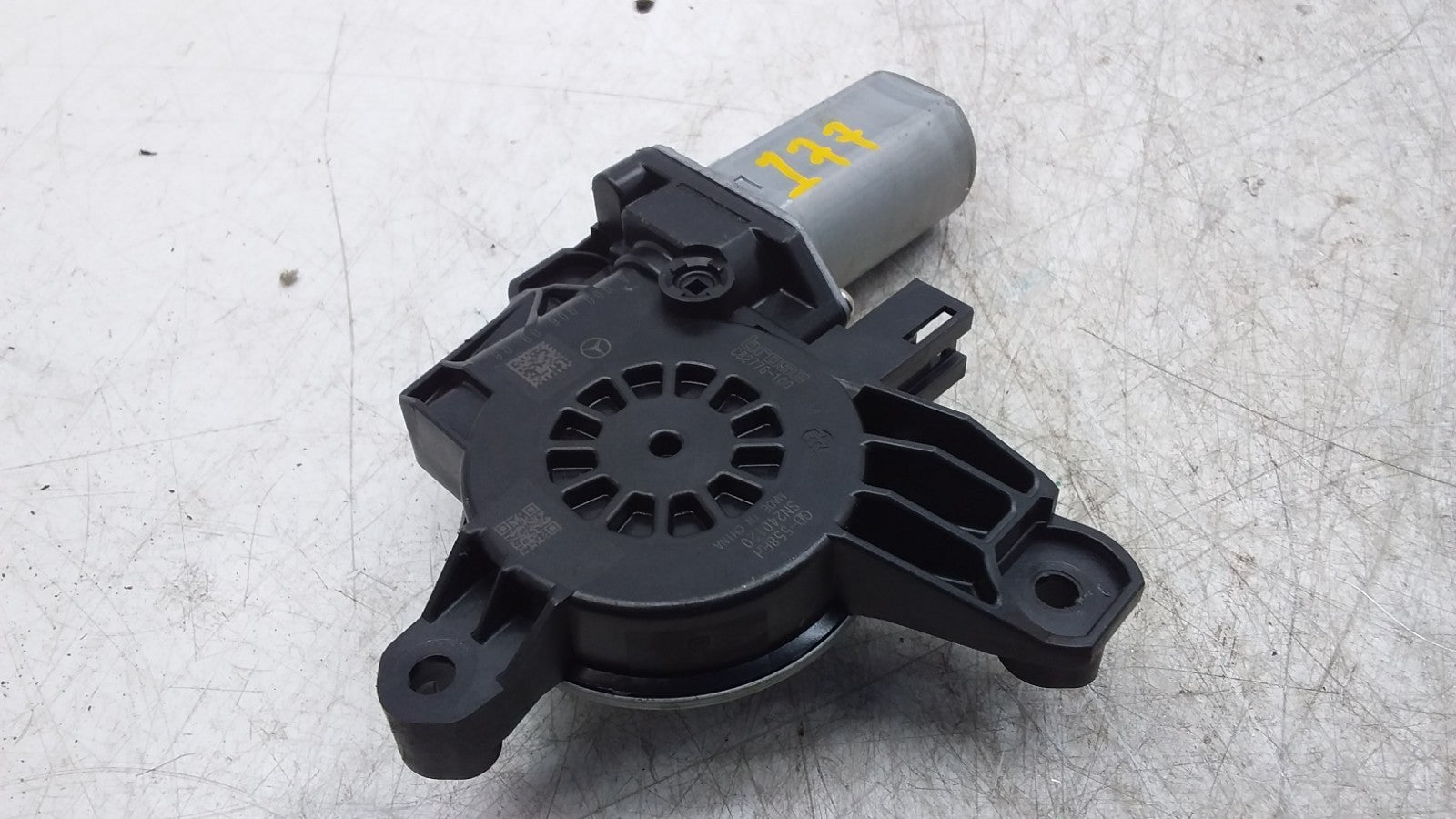 MERCEDES BENZ A-CLASS W177 WINDOW REGULATOR REAR RIGHT A0009060908 FMR421