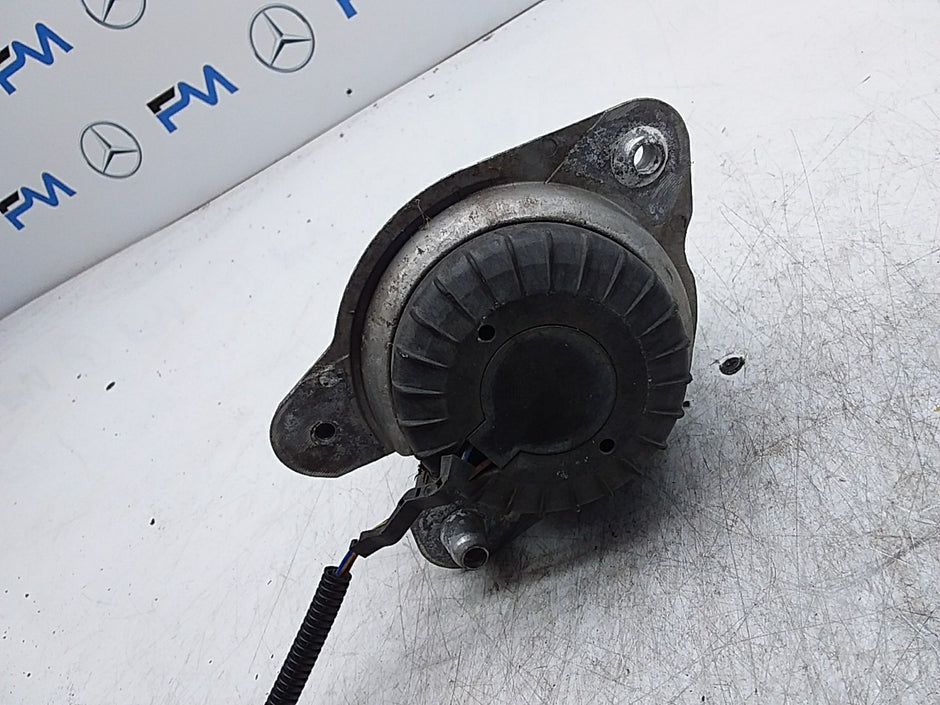 MERCEDES BENZ  S-CLASS  W222  ENGINE MOUNT LEFT NS A2222407517 FMR348