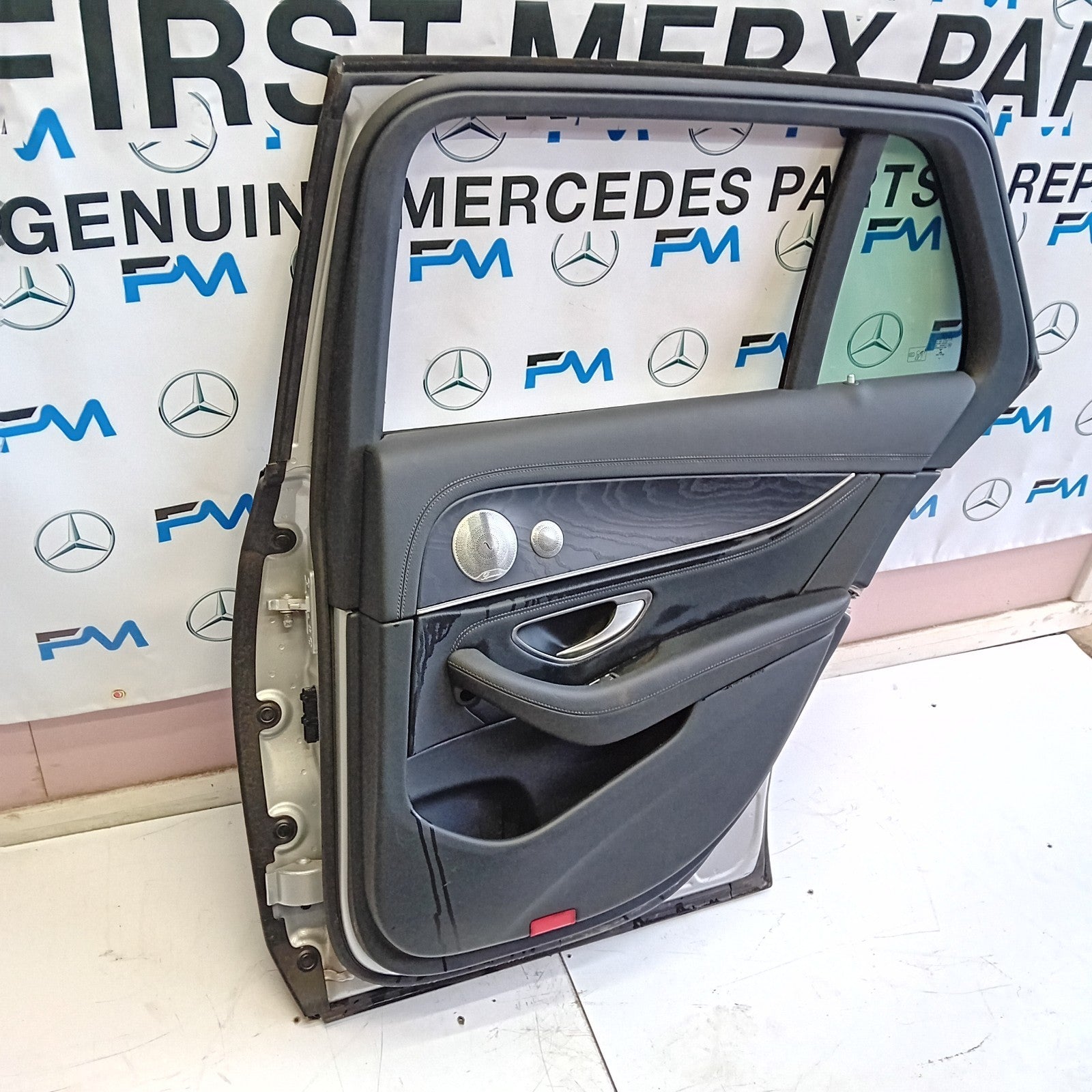 MERCEDES BENZ E-CLASS W213 DRIVER SIDE REAR DOOR ( OFF SIDE REAR ) FM013