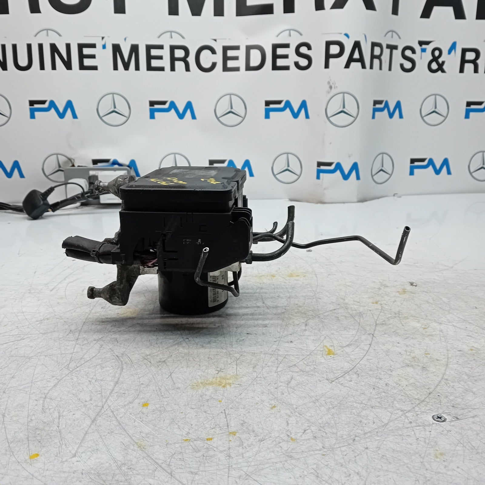 MERCEDES BENZ C-C-CLASS W204 ABS PUMP CONTROL MODULE UNIT A1729011400 FM001462