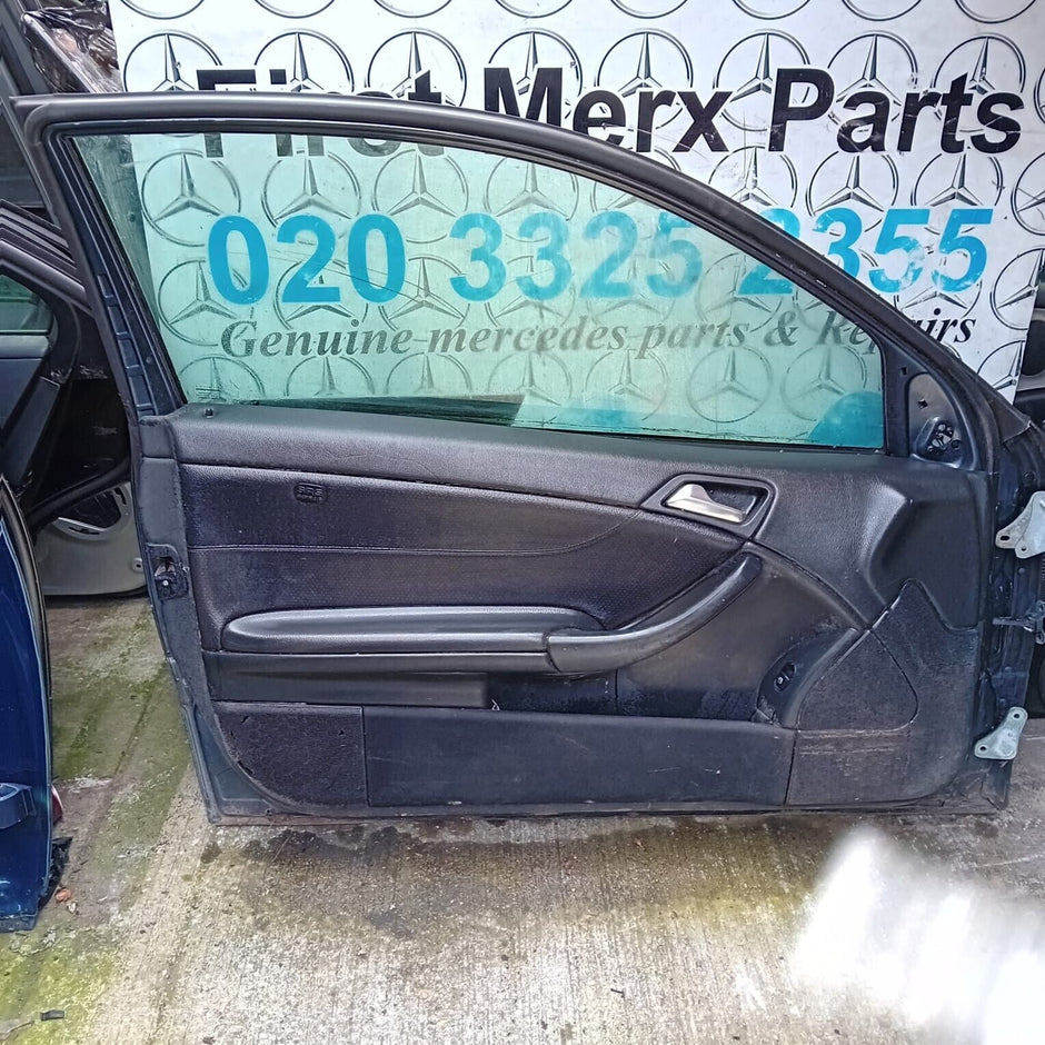 MERCEDES BENZ CLC C-CLASS W203 PASSENGER SIDE FRONT DOOR ( NEAR SIDE FRONT )