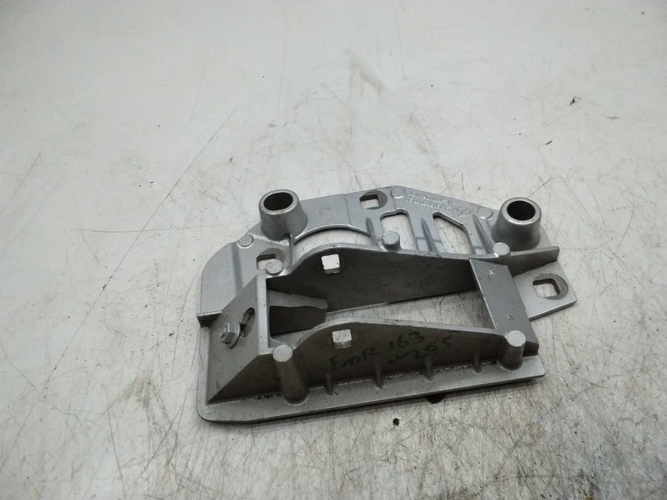 MERCEDES BENZ  C-CLASS W205 TAILGATE TRUNK BOOT RIGHT HINGE A2057501628 FMR163