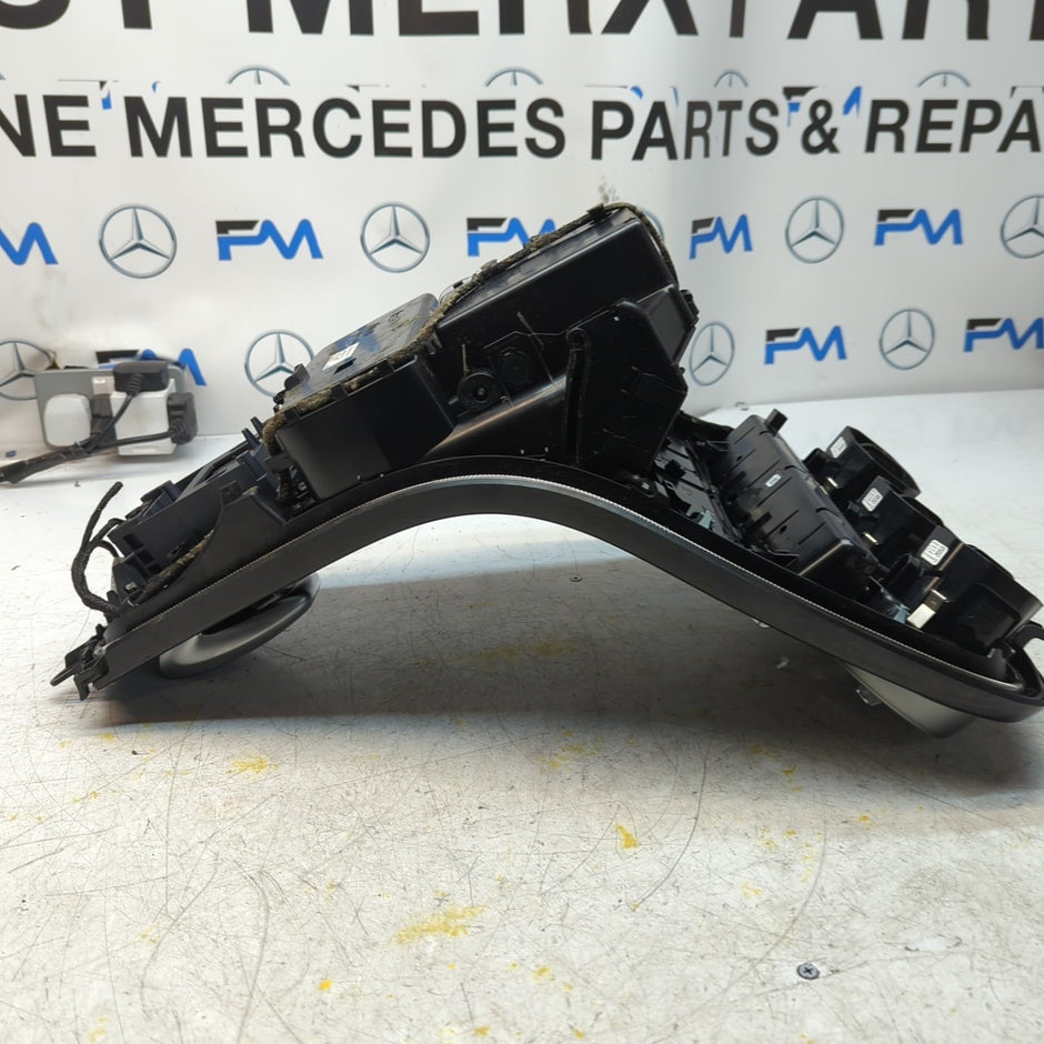  MERCEDES E-CLASS W205 CENTRE CONSOLE + 3 AIR VENT A2054402032 FM001407
