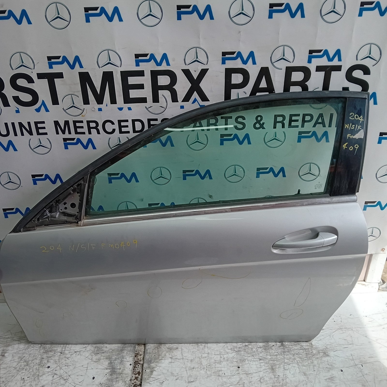 MERCEDES C-CLASS W204 PASSENGER FRONT DOOR NSF 2008-14 SILVER COMPLETE FMD409