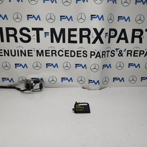 Mercedes W213 W205 W218 W238 W253 Negative Battery Tray Clamp A0009061505FM00257